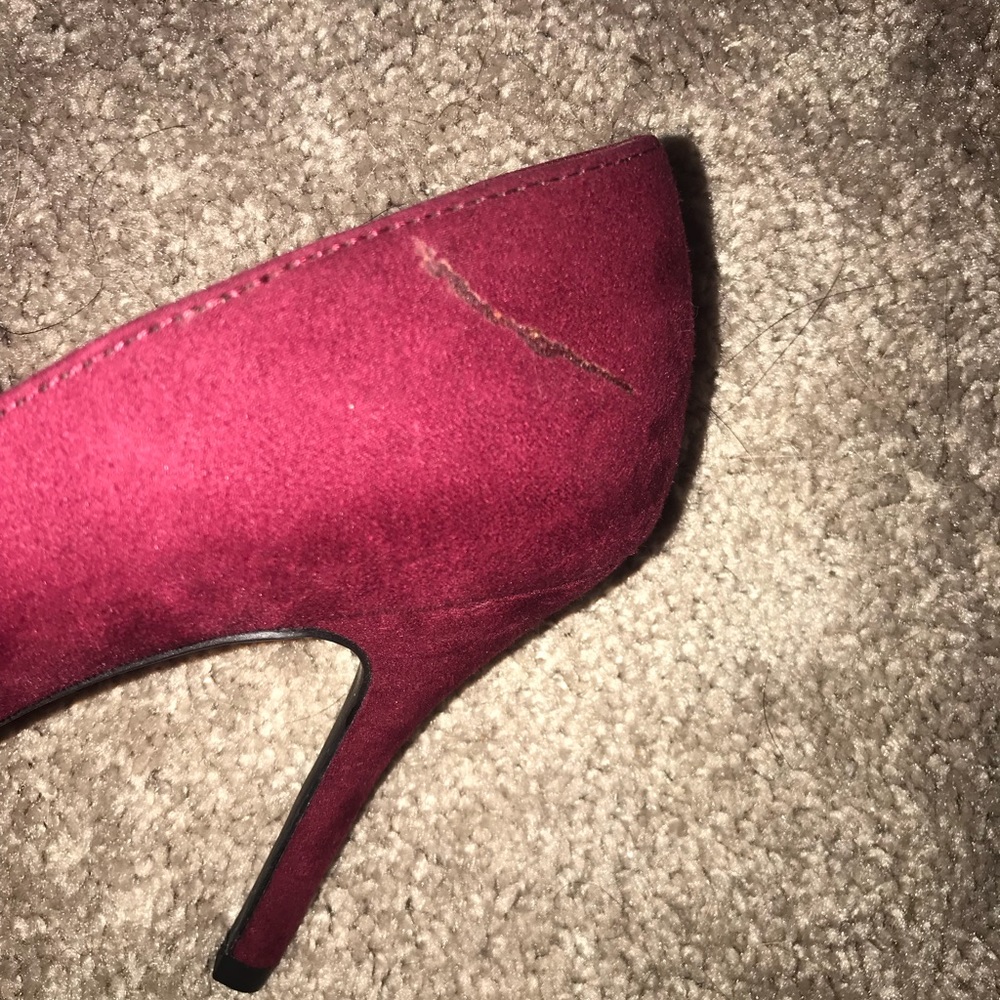 Red pumps - Picture 4 of 4